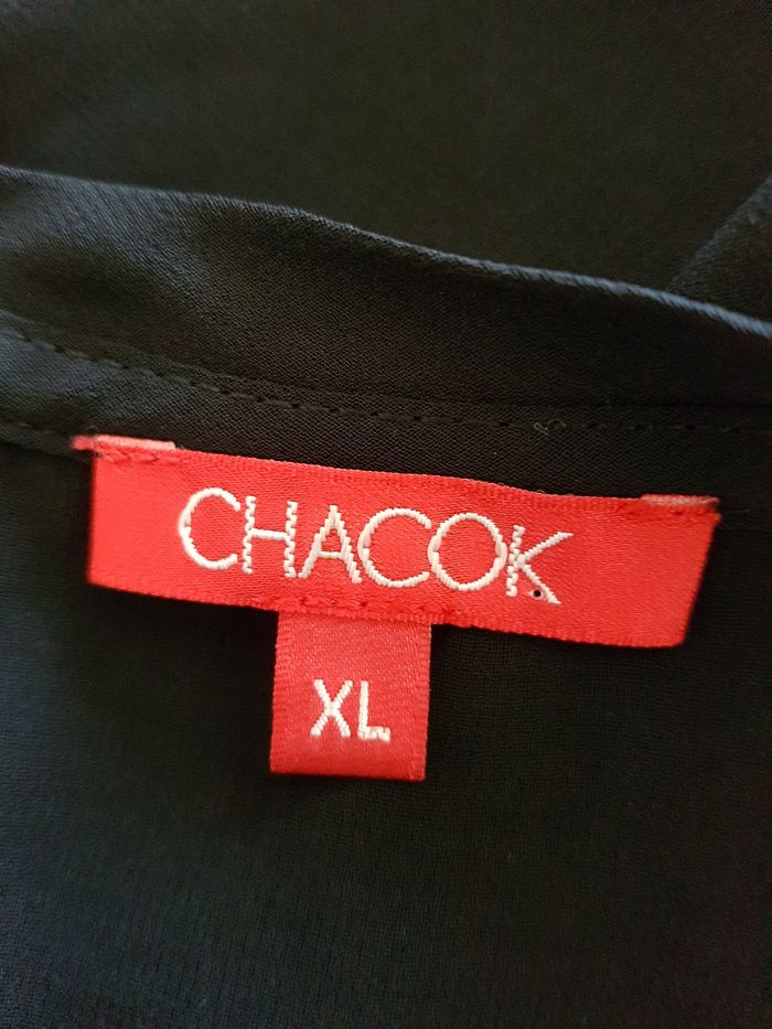 Blouse noire à motif multicolore. Chacok. Taille XL oversize, 127cm de large, 73cm de haut. - photo numéro 5
