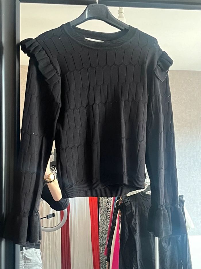 Pull noir ajouré - photo numéro 2