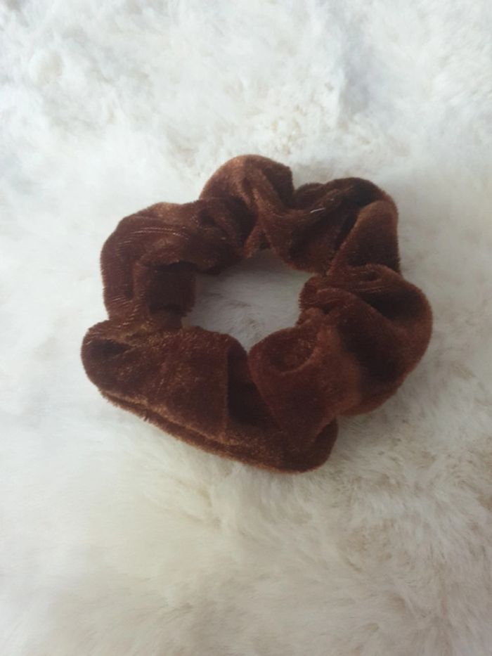 Neuf chouchou en velours marron
