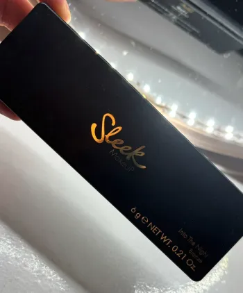 Sleek bronze palette
