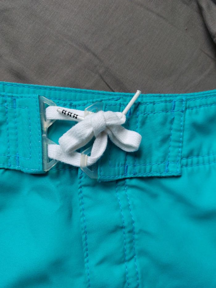 Short de bain Billabong
taille 14 ans - photo numéro 3