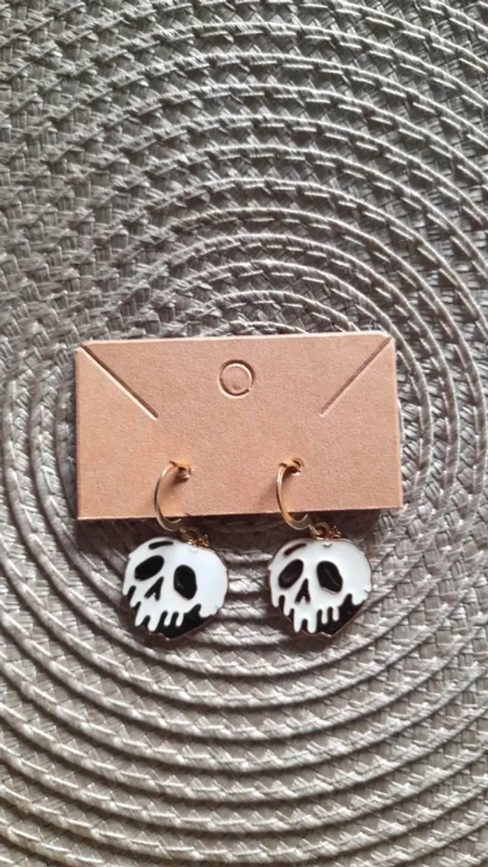 💀 Boucles d’oreilles tête de mort Halloween