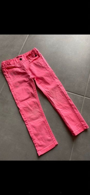 Jean rose flashy avec étoiles 36 mois