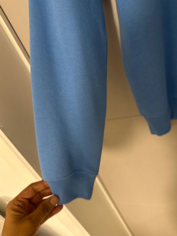 Sweat bleu à écriture blanche – taille 146/152 (10-12 ans) - photo numéro 3