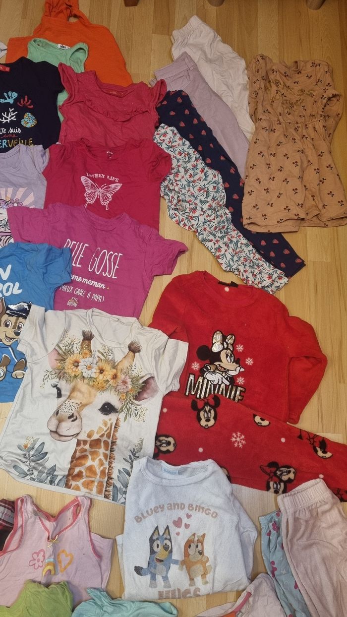 Lot vêtements fille 6 ans - photo numéro 4