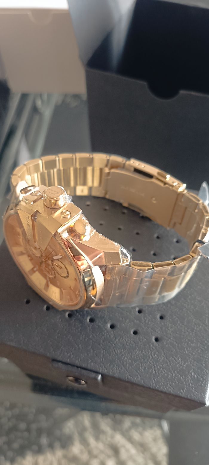 Montre Homme DIESEL, étanche, couleur Or. Neuve. - photo numéro 4
