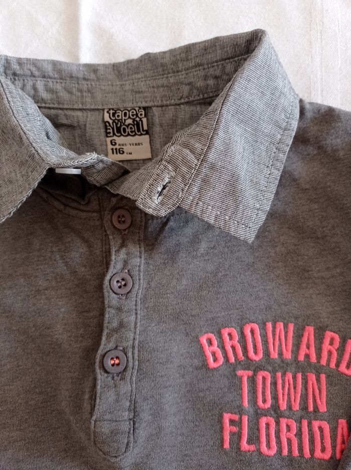 Pull manche longue couleur gris clair gris foncé avec chemise à l'intérieur super élégant avec bouton devant voir photos marque tape à l'oeil taille 6 ans 116 cm - photo numéro 2