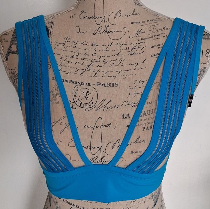 Soutien-gorge sans baleines bleu turquoise - photo numéro 3
