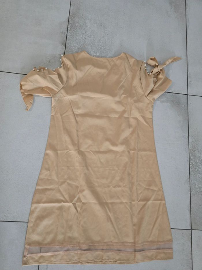 Robe beige taille S - photo numéro 2