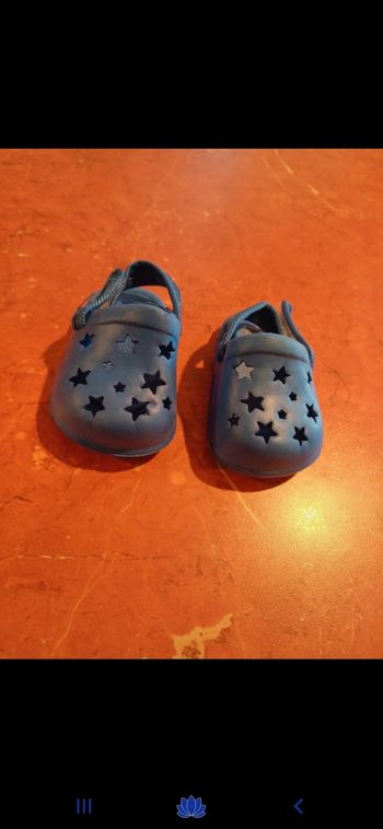 Crocs bébé taille 18