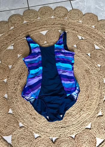 Maillot de bain une pièce de coloris bleu marine turquoise Lila et bleu taille S