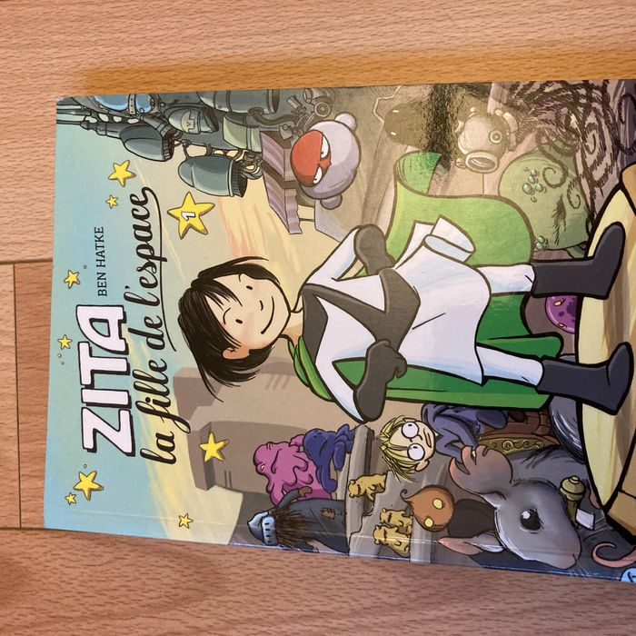 # livre# BD# aura la fille de l espace