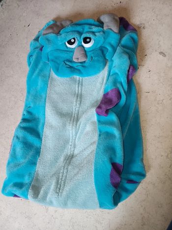 Combi 11 12 ans sully monstre et compagnie petit trou entre jambe pas de vinted go