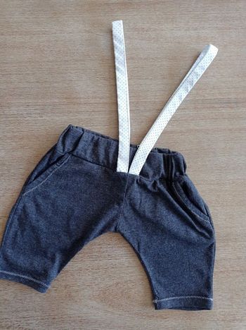 Pantalon à bretelles 1 mois