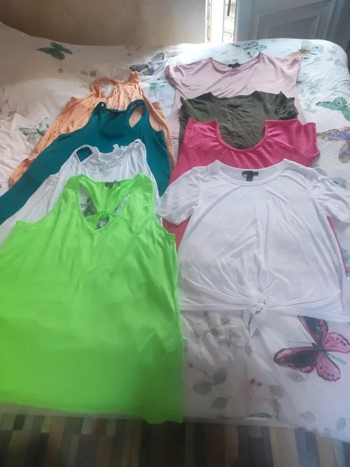 Lot de 8 hauts 42