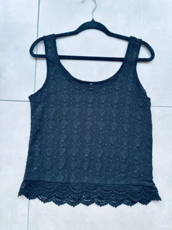 Magnifique top débardeur en dentelle noir Undiz