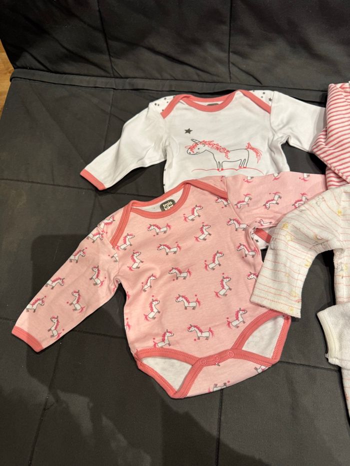 Lot body pyjama - photo numéro 2