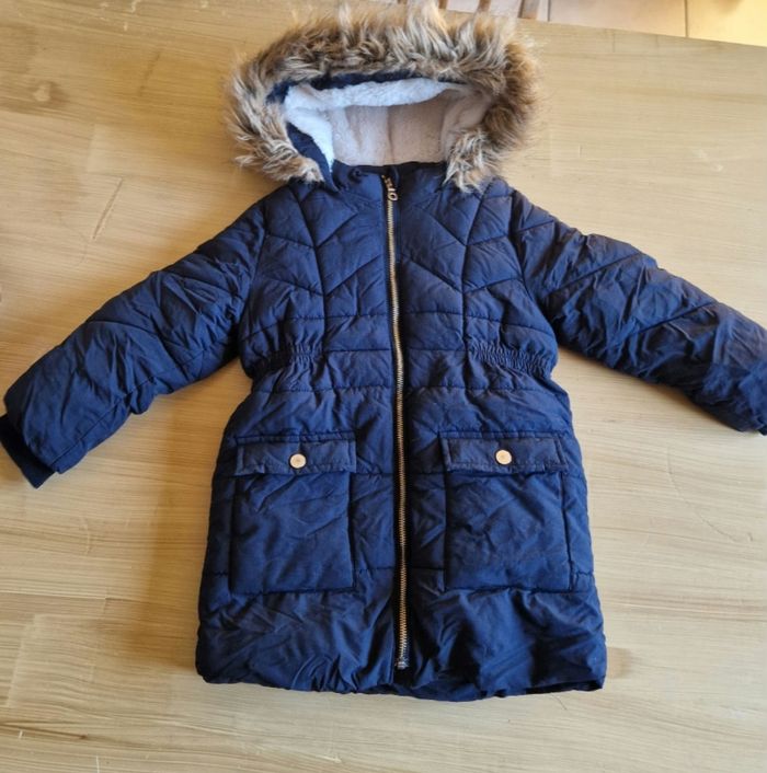 Doudoune fille cintrée bleu marine fourrée polaire