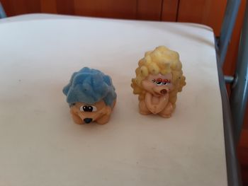 Lot  2 hérissons Kinder