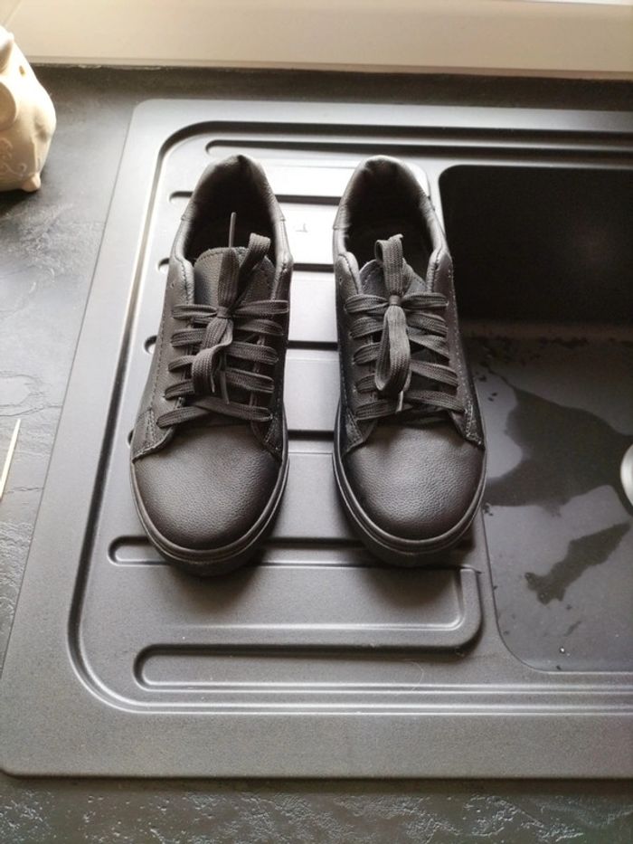 Baskets noir taille 38