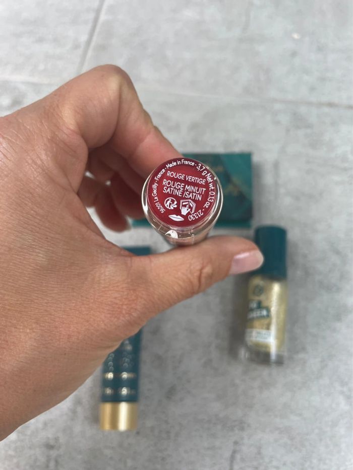 Lot 4 produits maquillage Yves Rocher neufs - photo numéro 2