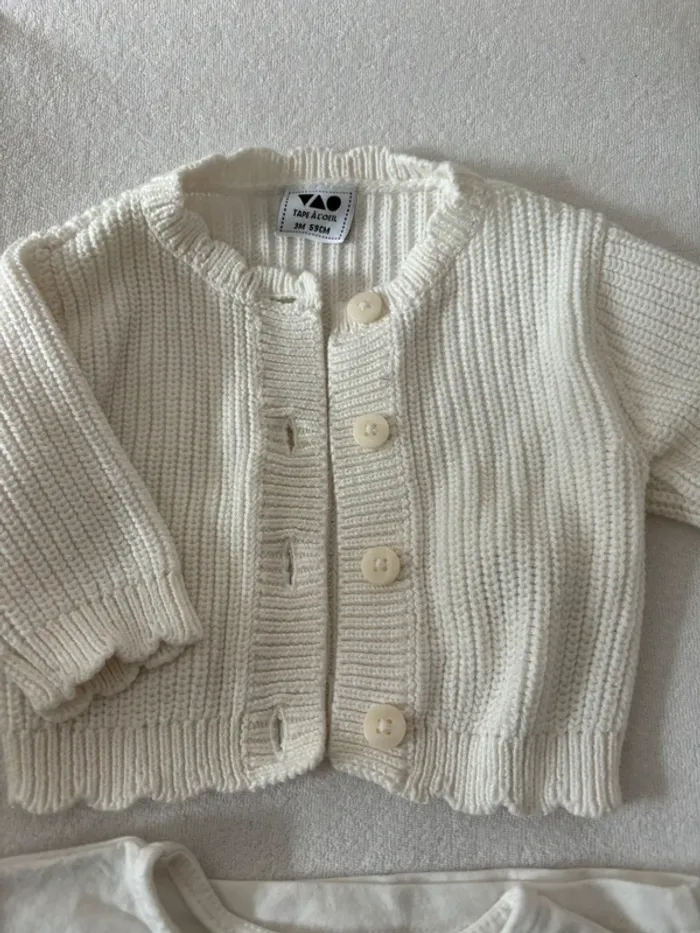 Gilet + tee shirt bébé fille taille 3mois - photo numéro 4