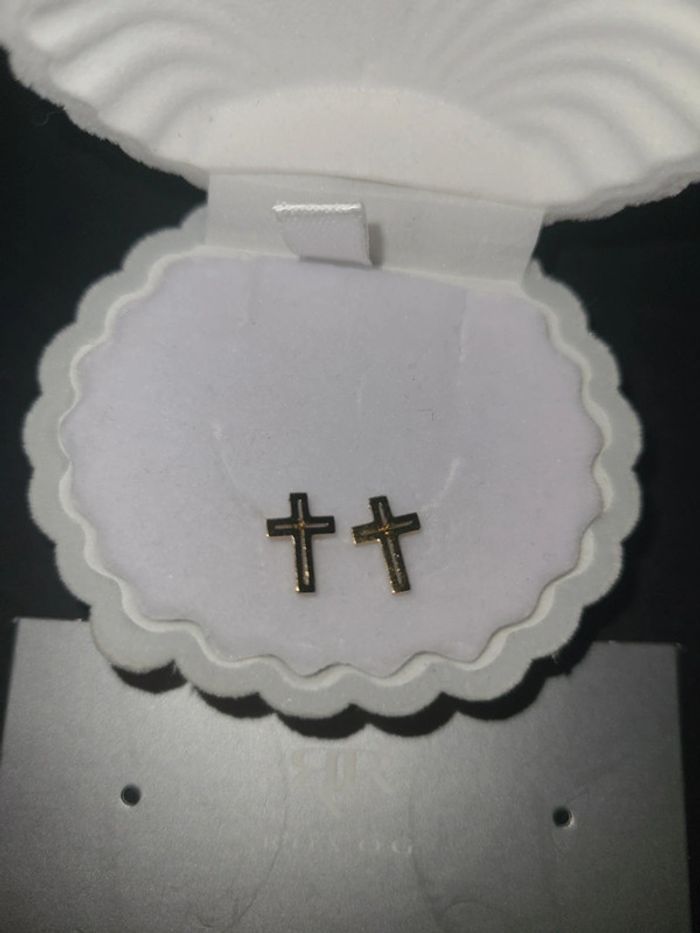 Boucle d'oreille croix en acier inoxydable - photo numéro 2