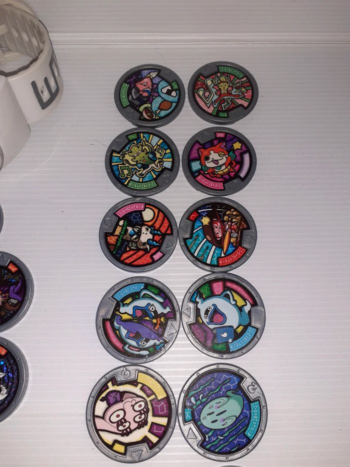 Montre yo kai et 39 médaillon - photo numéro 8