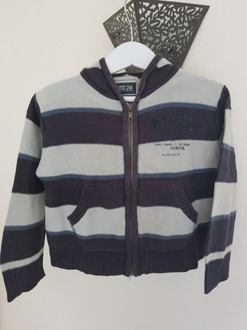 Veste à capuche et zip YCC 3 ans