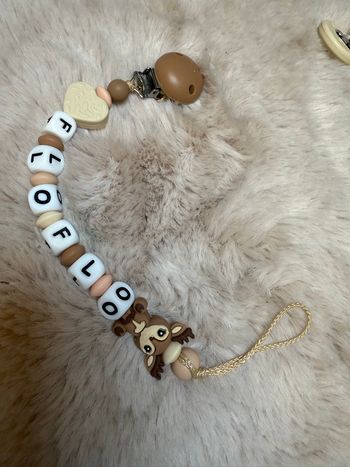 Attache tétine Rennes