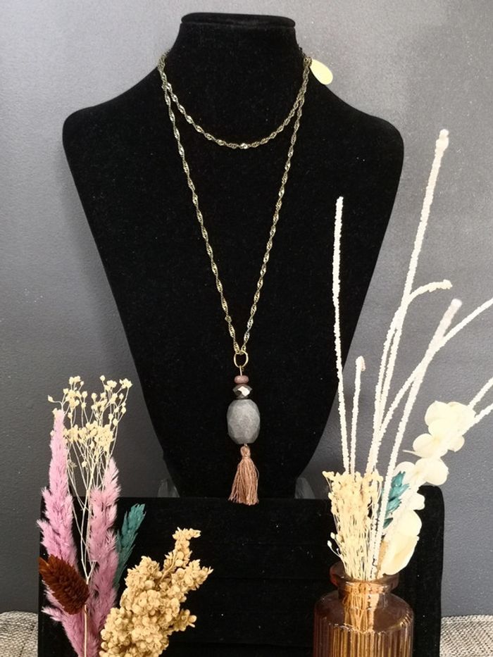 Sautoir chaîne torsadée et perles à facettes