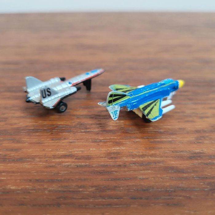 Lot de 2 avions de chasse micro machine - photo numéro 3