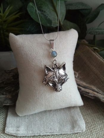 Collier tête de loup et pierre naturelle de labradorite