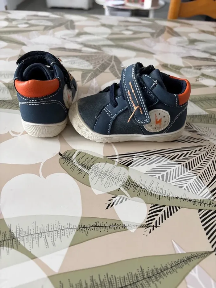 Chaussures, taille 19