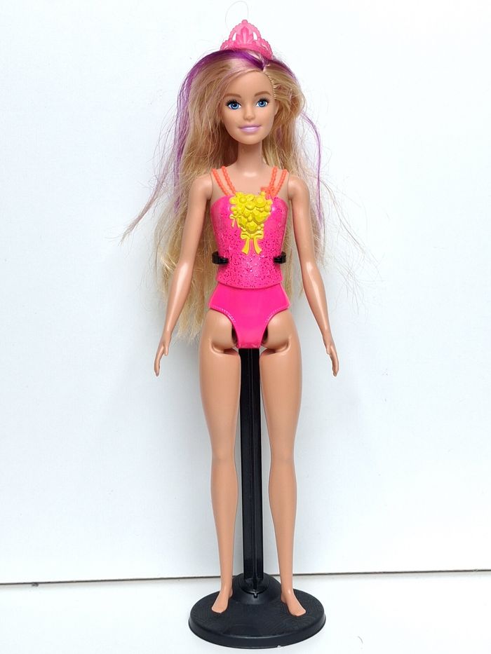 Poupée mattel Barbie Princess Dreamtopia mèche mauve gjk13 - photo numéro 1