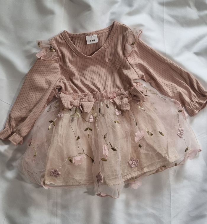 Robe bébé rose à tulle fleuri