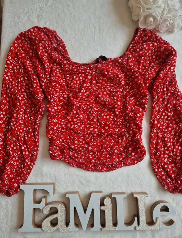 🪅 Haut à fleurs rouge épaules dénudées - Taille 36 - Kiabi 🪅