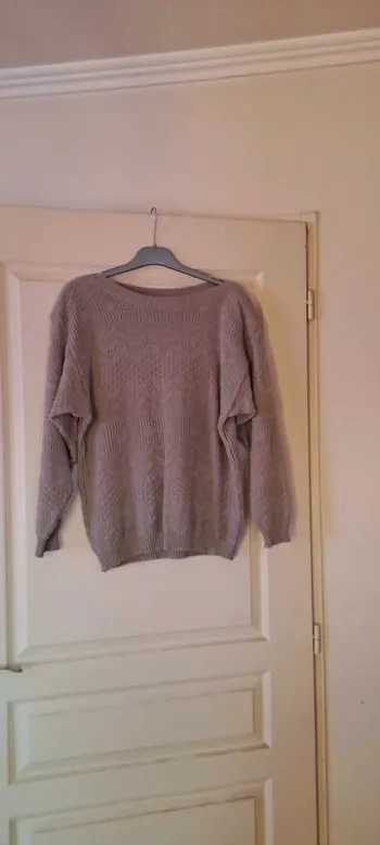 Pull marron clair manches longues - Sans marque - Taille40 - Bon état.