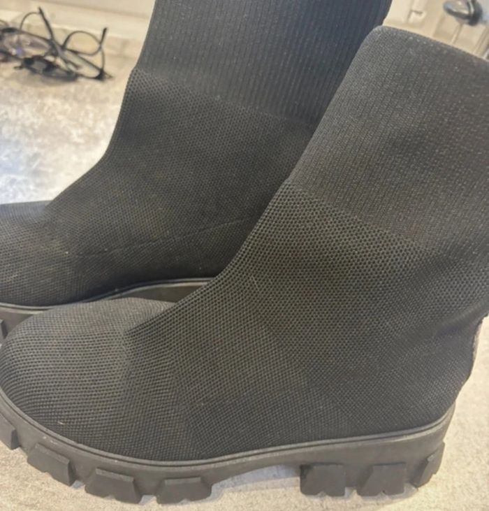 Bottines femme noir chaussettes taille 40 - photo numéro 2