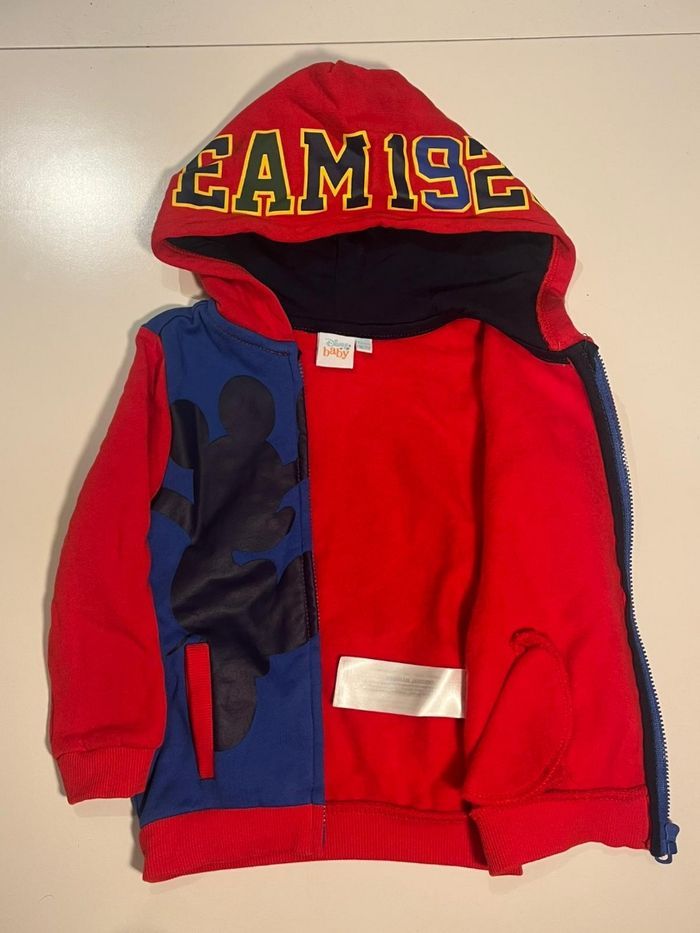 Sweat à capuche Disney Mickey – rouge & bleu – 18/24 mois – coton