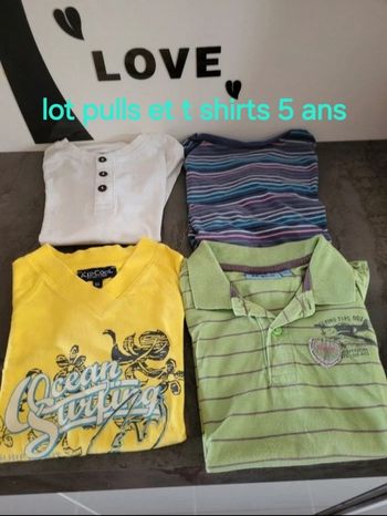 Lot pulls et t-shirt 5 ans
