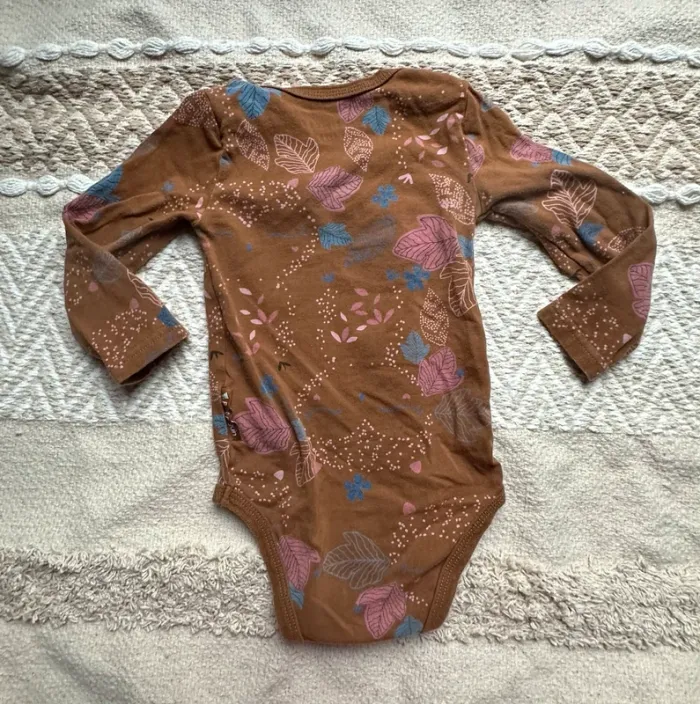 Lot 4 bodies Petit Béguin 12M 80cm - photo numéro 17