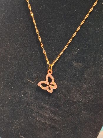 Magnifique collier femme papillon neuf