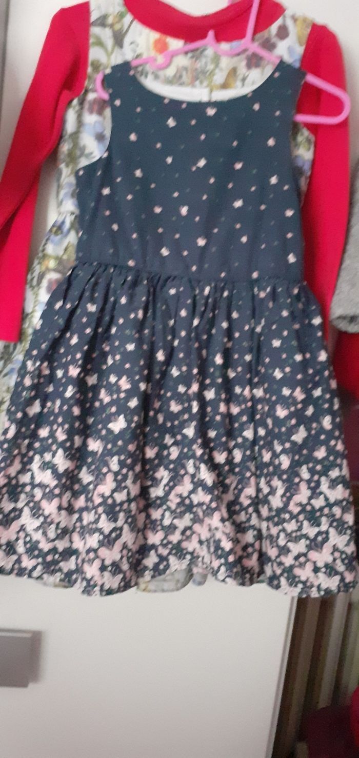 Vends 5 robe 5/6Ans en lot ou individuel si possible - photo numéro 5