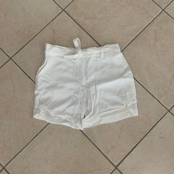 Short blanc