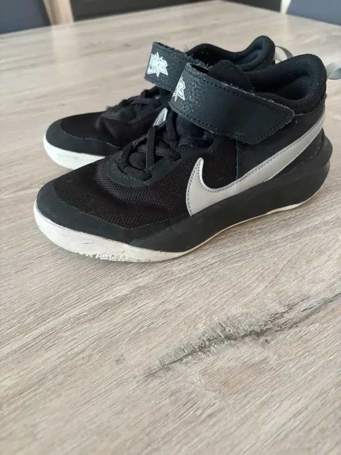 Chaussure basketball Nike Hustle - photo numéro 2