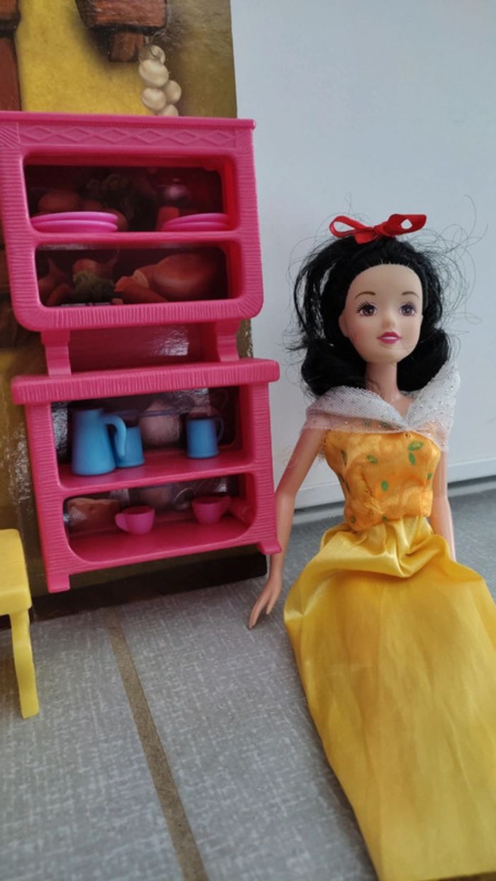 Poupée Blanche neige et accessoires - photo numéro 4