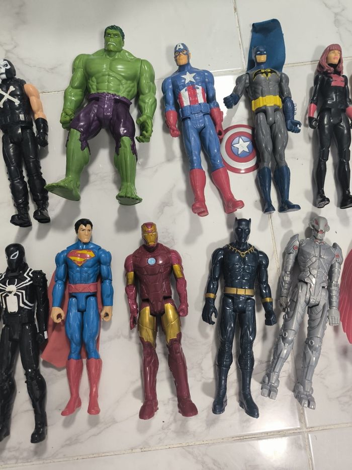 Lot Figurine Marvel, DC comics star wars - photo numéro 3