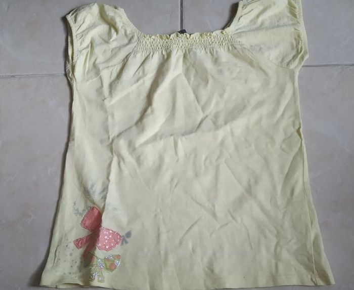 Tee shirt jaune pâle