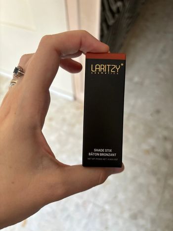 Bâton bronzant laritzy